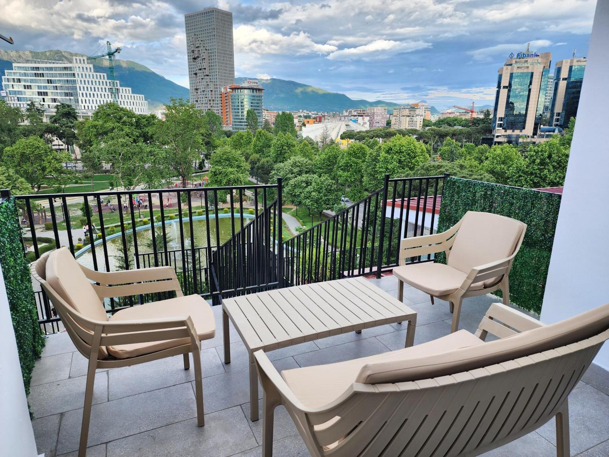 Апартаменты Center Penthouse Oasis *